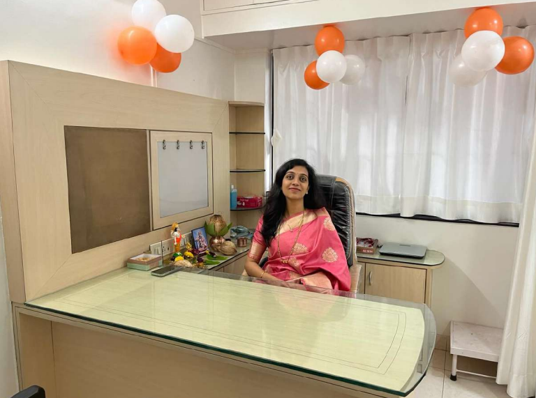 Book Obstetrician and Gynaecologist Appointment. Book Doctor Counsultaion of Dr. Swapnaja Thakar